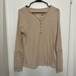 NWOT Women's Beige Lace Sleeve Top